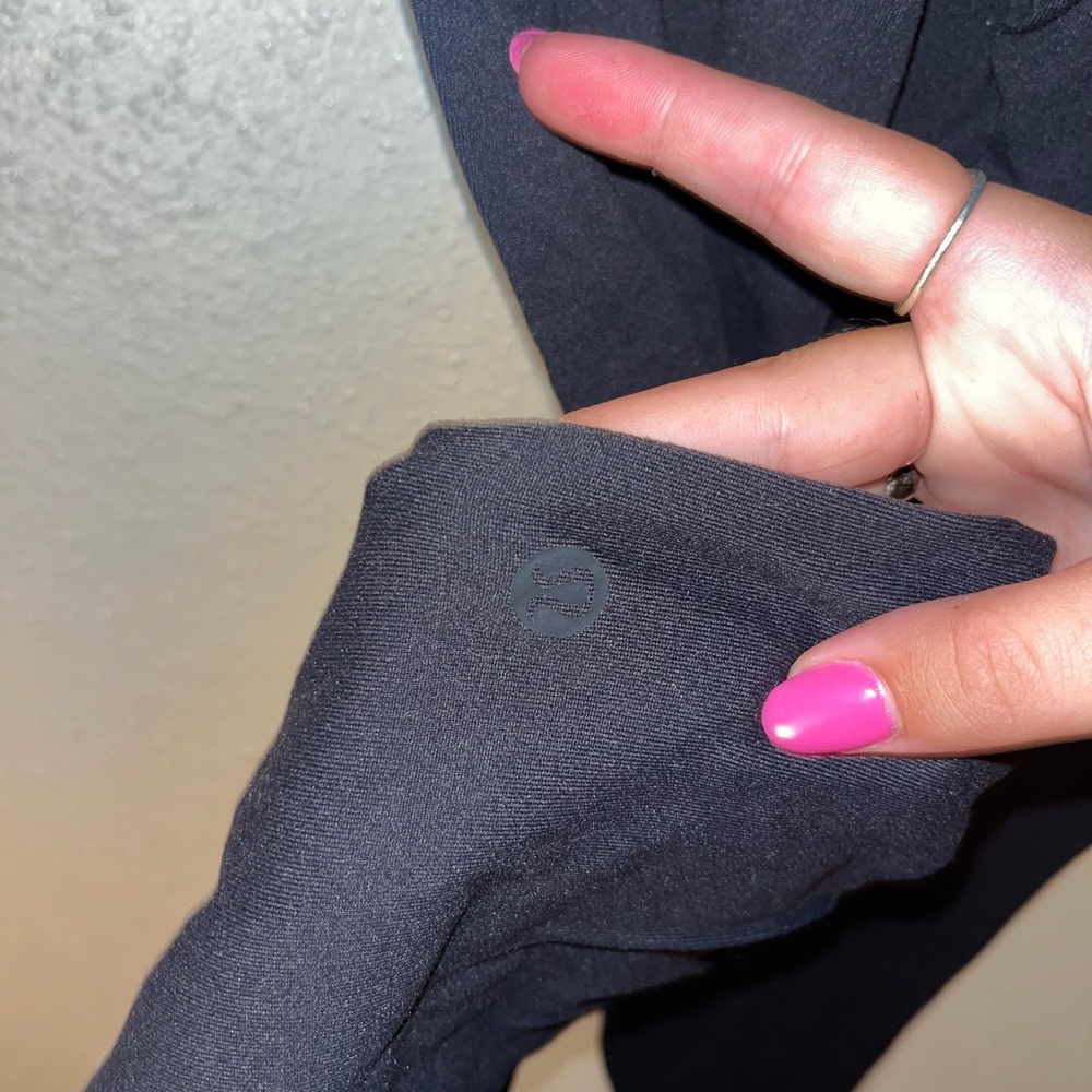 Lululemon black joggers